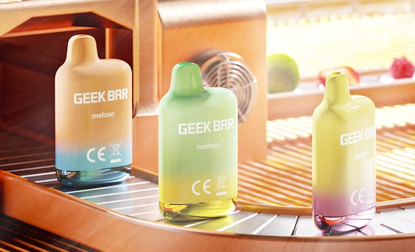 A fake Geek Bar will often have obvious fit and finish issues, especially when compared side-by-side with an authentic device.
